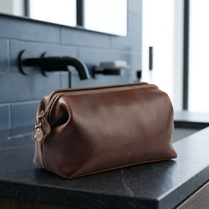 Trousse de Toilette en Cuir Taille Moyenne avec Fermeture Éclair, Étui Cosmétique Durable avec Lettres en Relief, Style Classique - Product Image 3