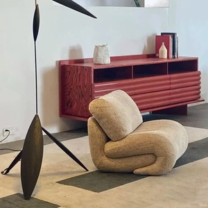 เก้าอี้ผ้าหุ้มทรงโค้งคล้ายงู พร้อมเบาะนุ่มสบาย ดีไซน์มินิมอลสไตล์วาบิซาบิ เหมาะสำหรับห้องนั่งเล่นที่อบอุ่น - Product Image 5