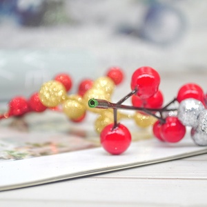 Vente en gros Plante artificielle multicolore mousse pailletée fruits rouges et pics de Noël pour la décoration de mariage de vacances - Product Image 6