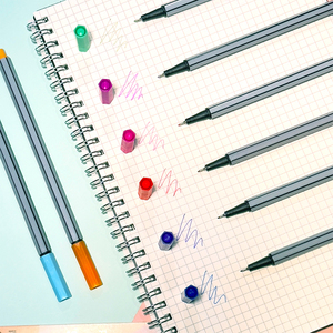 Tedarikçi OEM çok renkli Fineliner kalem çizim ve günlüğe kullanım için ince 0.4mm ipuçları pürüzsüz su bazlı mürekkep ile setleri - Product Image 4