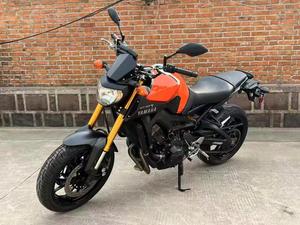 Motocicleta <span class=keywords><strong>Yamaha</strong></span> MT09 de 890cc, Tres Cilindros en Línea, Refrigeración Líquida, Inyección Electrónica, Frenos ABS, 6 Velocidades, Alta Potencia, Estilo Hyper Naked - Product Image 5