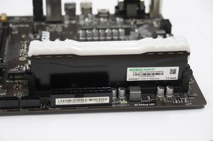 Vendita calda Memoria RAM <span class=keywords><strong>DDR4</strong></span> 8GB 16GB 3200MHz con dissipatore di calore Memoria RAM <span class=keywords><strong>DDR4</strong></span> 16GB 2666MHz 3200MHz Memoria Ram Dimm per PC Desktop - Product Image 5