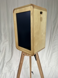 Cabina de Fotos de Madera con Pantalla Táctil de 18.5 Pulgadas para <span class=keywords><strong>iPad</strong></span>, Color Madera Oscura/Natural, Estuche de Transporte, para Bodas y Fiestas - Product Image 5