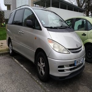 Acceptation des commandes personnalisées – Minivan <span class=keywords><strong>Previa</strong></span> d'occasion à moteur avant et traction avant, sièges en cuir, intérieur foncé, pneus R15, jantes en alliage. - Product Image 1