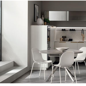 Ensemble de meubles de cuisine en bois massif sur mesure pour hôtels, comprenant des armoires de cuisine, des portes laquées, une surface en PVC, un évier en acier inoxydable, pour usage domestique - Product Image 3