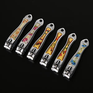 Cortauñas y Recortadores de Uñas de Acero Inoxidable R297 con Punta Plana de 15 mm, Tamaño Adulto, Venta al por Mayor para Manicura - Product Image 1