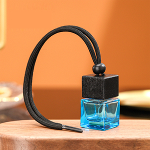 Gratis Logo Opknoping Auto Parfumfles 8Ml Reisformaat Parfum Glazen Fles Diffuser Auto - Product Image 5