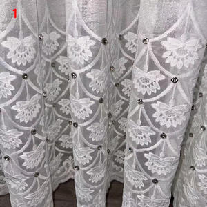 Tissu de luxe en gros blanc américain beau design brodé de fleurs en dentelle voilage pour le salon - Product Image 1