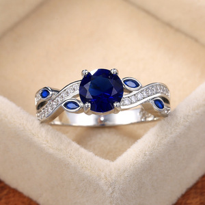 Anello da Donna Stile Ufficio con Zirconia Cubica, Accessorio di Gioielleria alla Moda - Product Image 1