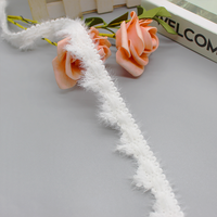Bande de dentelle en crochet à bordure en fourrure blanche duveteuse de 2,3 cm, franges douces et moelleuses, ruban en dentelle tricotée pour poignets de pull et nœuds pour cheveux Lolita