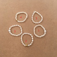 Mehrreihige Perlenringe Natürliche Süßwasserperlen Geometrische Ringe für Mädchen Handgefertigter Naturperlenring mit Goldperlen 3-4 mm