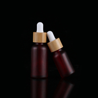 Botol Tetes Kaca Hijau Tua Matte Custom dengan Tutup Bambu untuk Kemasan Minyak Atsiri