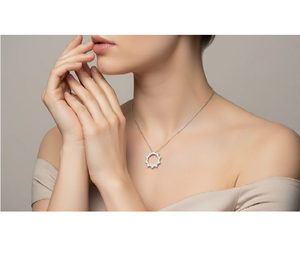 สร้อยคอวงกลมเปิดประดับเพชรลอยตัว ดีไซน์หรูหรา พร้อมสายโซ่ ประดับอัญมณ์คุณภาพสูง ดีไซน์เงางาม เหมาะสำหรับเป็นเครื่องประดับแฟชั่นสำหรับผู้หญิง - Product Image 5