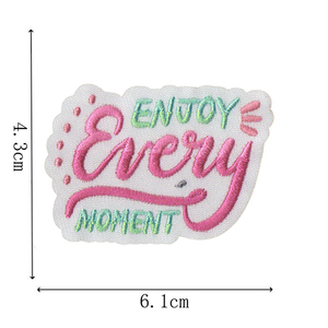 Patchs brodés à poser avec des phrases positives sur le thème de l'autosoins et de la motivation - Product Image 4