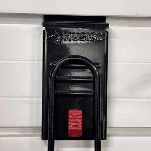 Gancio da Garage Resistente con Sgancio Automatico |   Supporto da Parete Multiuso con Pulsante di Rilascio Rosso - Product Image 3