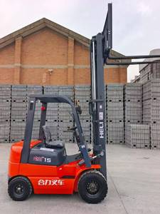 Carrello Elevatore Diesel Usato Heli da 1,5 Tonnellate di Alta Qualità a Basso Prezzo, di Seconda Mano, in Vendita - Product Image 1
