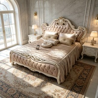 Lit King Size Classique Baroque en Bois Fait Main avec Couronne Dorée et Revêtement en Cuir Pêche pour la Maison