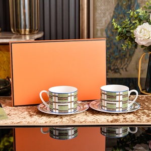 Juego de Taza y Platillo de Porcelana Fina Estilo Americano de Lujo con Técnica de Grabado, Caja de Regalo para Regreso a Clases y Té de la Tarde - Product Image 3