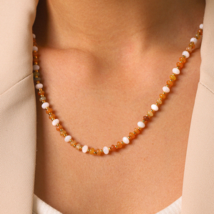 Collier artisanal H&C en pierres naturelles - Aventurine <span class=keywords><strong>jaune</strong></span> et perle <span class=keywords><strong>de</strong></span> coquillage, plaqué or 18 carats, collier ajustable - Product Image 2