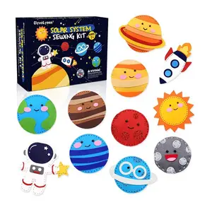 S1920 어린이 예술과 공예 교육 장난감 배우기 바느질 공예 우주 행성 DIY 펠트 재봉 키트