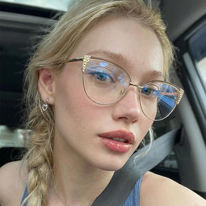 Montature per Occhiali da Vista a Forma di Occhio di Gatto per Ragazze, Nuovi Design 2026, Occhiali Anti Luce Blu per Donne, Occhiali Eleganti con Decorazioni in Diamante - Product Image 1