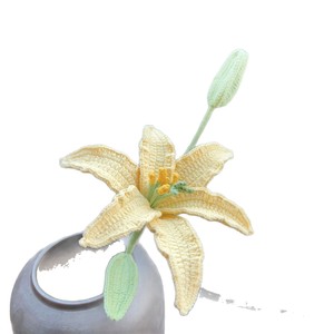 Ramo de Lirios de Lana Tejida a Crochet, Regalo de Flores Artificiales Hechas a Mano, Lirios con Cinturón Tejido - Product Image 5