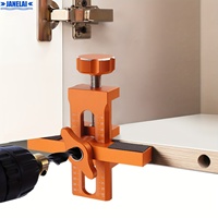 Gabarit d'installation de portes d'armoires pour le travail du bois, outil de perçage et de positionnement rapide 2-en-1 pour panneaux de porte avec dispositif de rebond
