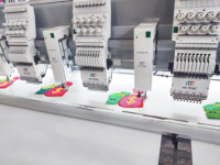 Hefeng Nouvelle Machine à Broderie Automatique à Haute Précision et Haute Vitesse 1200 tr/min pour Broderie Chenille, Zone de Broderie 500x750MM, Garantie 1 An