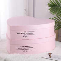 Boîte à fleurs en satin personnalisée en forme de cœur avec deux roses, matériaux recyclés pour les bouquets de la Saint-Valentin, cadeaux, doublure en éponge Peach Mood