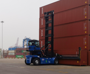 Manutacteur électrique haute capacité SDCE90K7E6 avec une masse opérationnelle de 39,5 tonnes pour le manutention en terminal portuaire - Product Image 5