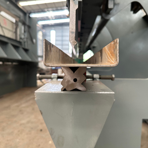 Hot bán 4M 6M 8M cuộn dây thép thủy lực Tấm lợp máng xối Ridge đóng nắp uốn ống thủy lực máy uốn - Product Image 4