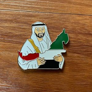دبوس بروش مطلي بالفضة الأكثر مبيعًا في دبي، دبوس تذكاري ليوم الإمارات الوطني، شارة دبوس مخصصة لعلم دولة الإمارات العربية المتحدة - Product Image 1