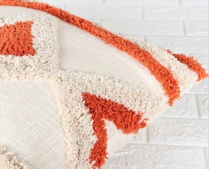 Funda de Cojín Bordada a Mano Estilo Boho en Color Marfil y Naranja con Borde Cuadrado para Decoración del Hogar - Product Image 5