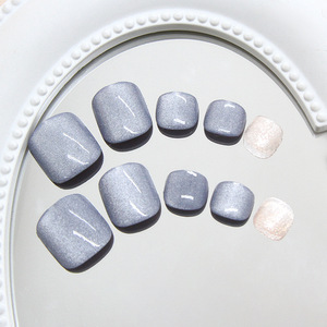 Faux <span class=keywords><strong>ongles</strong></span> d'orteils carrés courts détachables, style Ins européen et américain, effet œil de chat bleu froid, tendance, blanchissants et polyvalents, 24 pièces - Product Image 4