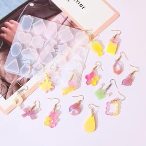 Molde de Silicona Geométrico Pequeño para Decoración Colgante, Joyería de Resina Artesanal, Corazón, <span class=keywords><strong>Estrella</strong></span>, Pendientes, Colgante para Espacios Pequeños - Product Image 1