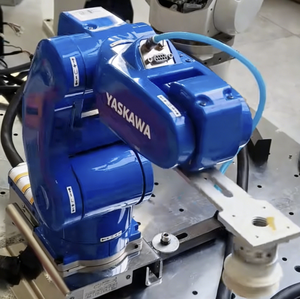 <span class=keywords><strong>Bras</strong></span> robotisé YASKAWA MotoMINI ultra-rapide pour l'assemblage électronique <span class=keywords><strong>avec</strong></span> solution de <span class=keywords><strong>micro</strong></span>-pince personnalisée - Product Image 1