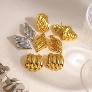 Pendientes de Ala Geométrica de Acero Inoxidable Chapados en Oro de Lujo para Mujer, Joyería de Alta Gama - Product Image 1