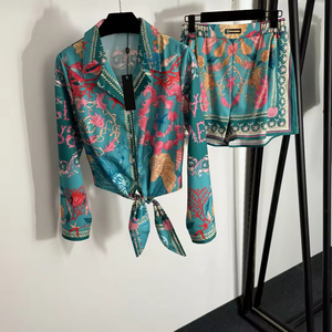 Nouvelle Collection Femme : Ensemble Élégant Chemise à Manches Longues Imprimé Coquillages et Short Décontracté - Product Image 2