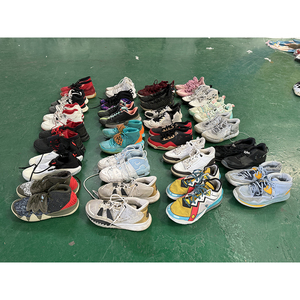 Chaussures de basket de marque d'occasion pour hommes, baskets mixtes en balles, tailles et couleurs variées disponibles - Product Image 4