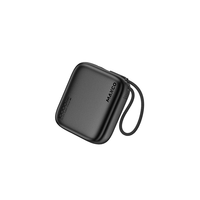 Batterie externe MAXCO de petite taille 10000mAh Li-Polymère avec charge rapide PD 22.5W pour utilisation en extérieur