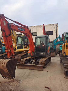 Excavatrice Doosan DX60 modèle 2015, 6 tonnes, 85% neuve, moteur Yanmar 85 CV, pompe hydraulique, composants principaux inclus, godet de 0,2 m³ d'occasion - Product Image 2