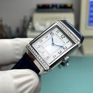 นาฬิกาข้อมือทรงสี่เหลี่ยมดีไซน์หรูระดับไฮเอนด์ ประดับด้วยโมอิสซาไนต์ เหมาะสำหรับทั้งนักธุรกิจชายและหญิง - Product Image 3