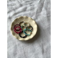 Großhandel von neuen Naturstein Süßwasser perle einfaches Design hand gefertigte Perlen elastische Seil Kristall ringe Schmuck für Frauen