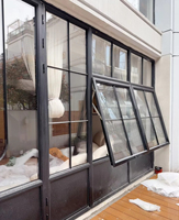 Ventanas Abatibles Modernas de Aleación de Aluminio con Vidrio Templado, Estilo Elegante con Rejilla Lateral Exterior