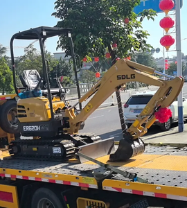 Moteur 11800W pour mini-excavatrice sur chenilles E620H de 2,21 tonnes, idéal pour l'aménagement paysager, la pose de canalisations et la rénovation intérieure en espaces étroits - Product Image 3