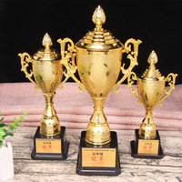 Nouvelle Arrivée En Plastique Trophée Prix Tasse Usine Bon Prix En Gros Logo Personnalisé Base Sport et Jeux En Plastique Golden Trophy Tasse