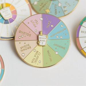 Fabriqué en Chine Usine Spinner Personnalisé Fabrication Choisissez <span class=keywords><strong>Quel</strong></span> Boba Spinning Personnalisé Émail Dur Pin Badge pour Jeux Cadeau - Product Image 2