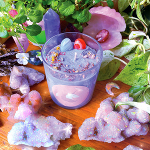 Bougie de Sorcière Chakra <span class=keywords><strong>Magique</strong></span> Parfumée Fait Main Infusée de Cristaux avec Logo Personnalisé et Décorations de Fleurs Séchées Naturelles de Luxe - Product Image 3