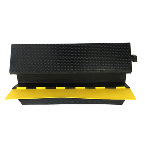 Cable Flexible de piso de goma Protector de Cable Protector de cable 3 <span class=keywords><strong>canales</strong></span> <span class=keywords><strong>leon</strong></span> - Product Image 1