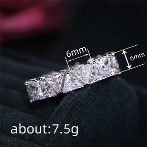 Anello di Lusso per Donne, Design Elegante, Accessorio da Dito per Uso Quotidiano - Product Image 5